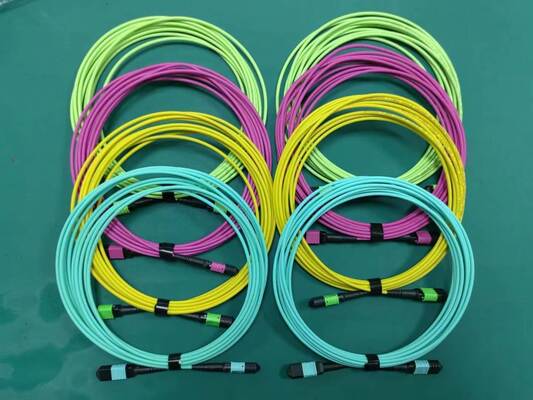 Yüksek yoğunluklu veri merkezi uygulamaları için MPO MTP Multi-Core önceden sonlandırılmış fiber patch kablosu