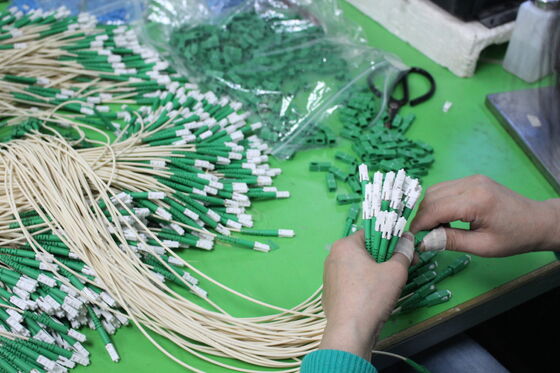 Telecom Grade Fiber Optic Patch Cord with Low Insertion Loss ≤0.3dB and Customized Length Options