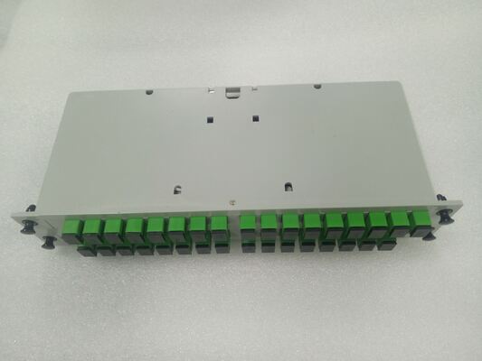 LGX Box PLC Splitter 1×2'den 2×64'e kadar standartlanmış ayak izi, SC/LC bağlantıları ile uyumludur