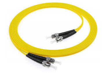 2.0mm Kablo Çapı ST-ST Yüksek Geri Dönüş Kaybı UPCMM≥35dB ile Simplex/Duplex Fiber Optic Patch Cord