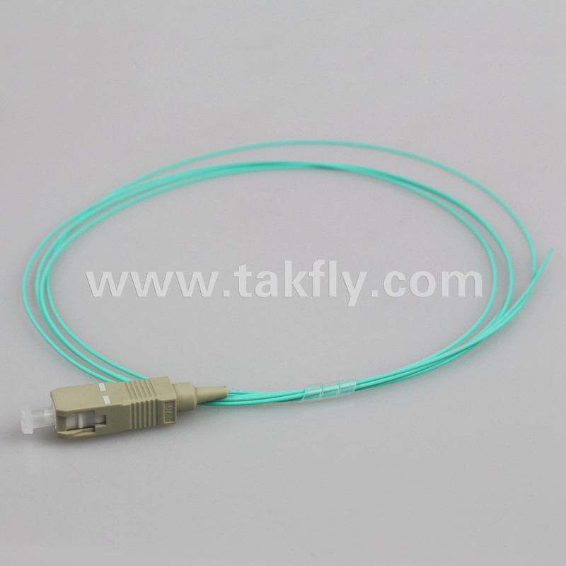 SC UPC 0.9mm SX OM3 Fiber Optic Pigtail 1.5M yüksek dönüş kaybı ile UPC SM≥50dB ve düşük etkileşim kaybı ≤0.3dB