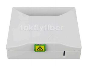 FTTH fiber optic termination box with 1 ports cable entrance for patch cable. 1 portlu kablo girişi olan FTTH fiber optik sonlandırma kutusu.