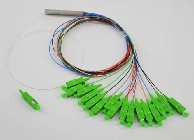 1X16 FTTX Mini Çelik Tüp Fiber Optic PLC Splitter Kablo Çapı 0.9mm FTTX Uygulamaları için